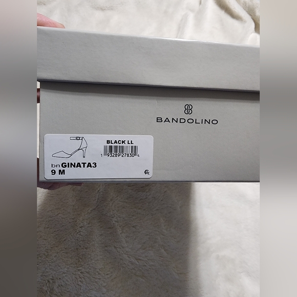 Bandolino Black Heels with Pointed Toe and Ankle Strap Size 9 - Picture 4 of 4